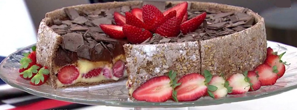 Bolo surpresa de morango com nutella
